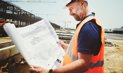 This Billionaire Will Pay You $1,000 To Spy on the Government